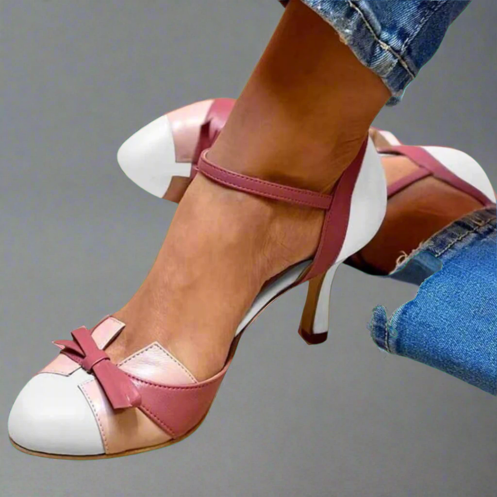 DALIA | Elegante pumps met bandje